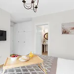 Ladora *