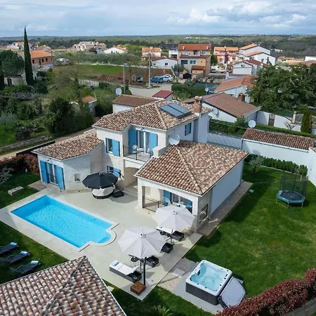 Ladora Hébergement de vacances *